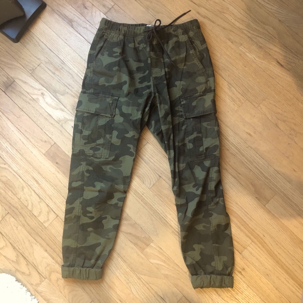 Army camo jogger